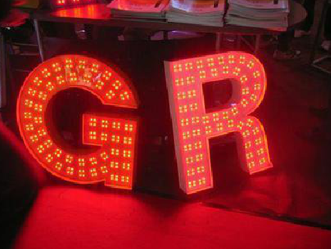 贵定LED发光字常见的安装误区。